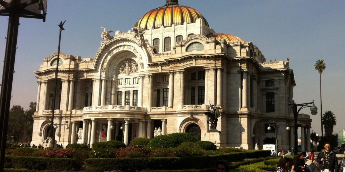 Palacio de Bellas Artes – A Szépművészetek Palotája A SZERZŐ FELVÉTELE