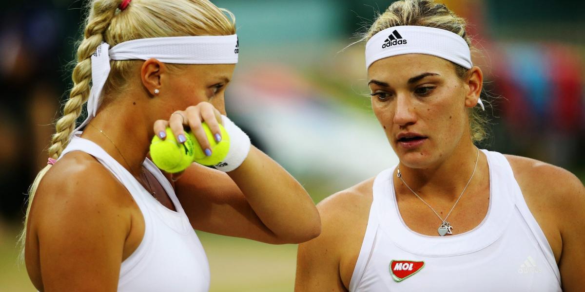 Korábbi felvételen Babos Tímea és Kristina Mladenovic. Fotó: Al Bello/Getty Images