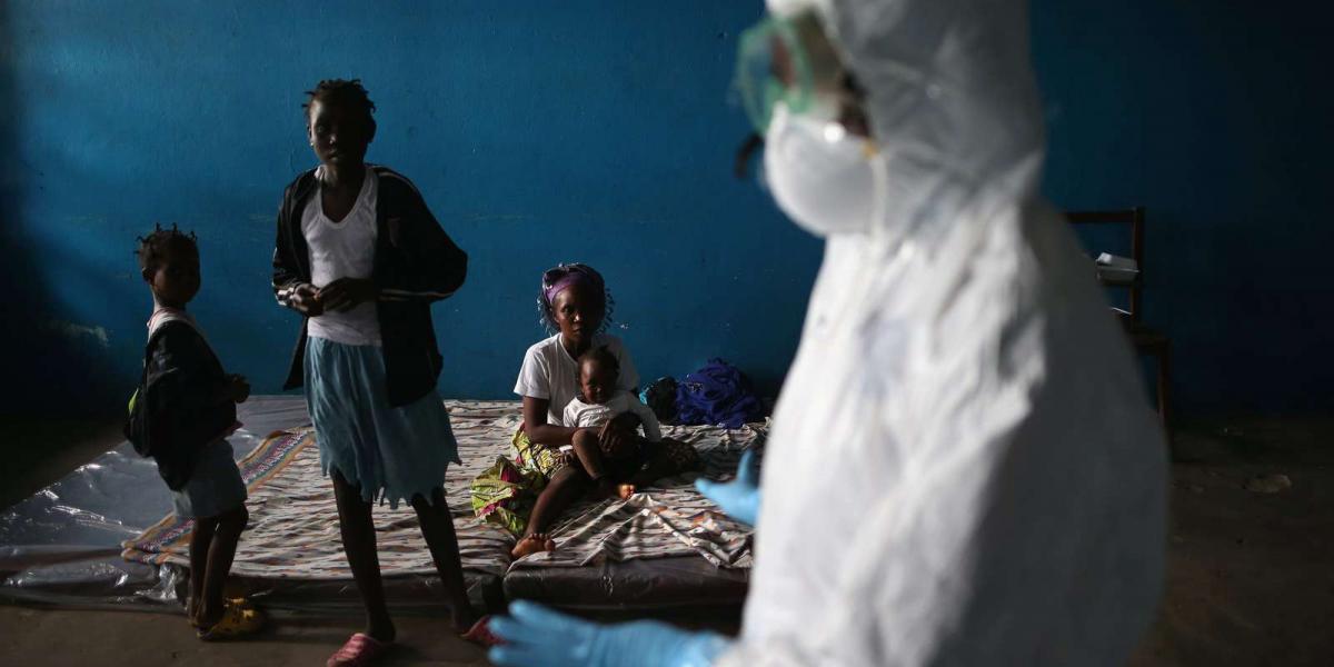 Egy elemi iskola tantermét izolálták Libéria fővárosában, Monroviában FOTÓ: EUROPRESS/GETTY IMAGES/JOHN MOORE