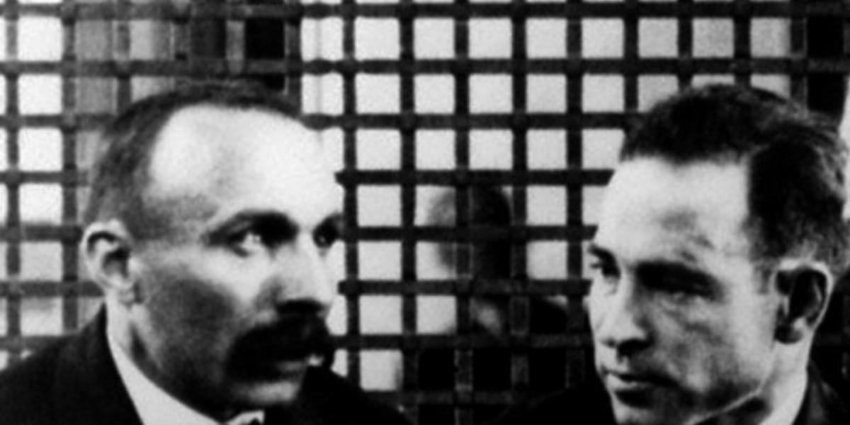 Vanzetti (balról) és Sacco a tárgyalóteremben - Fotó: Boston Public Library