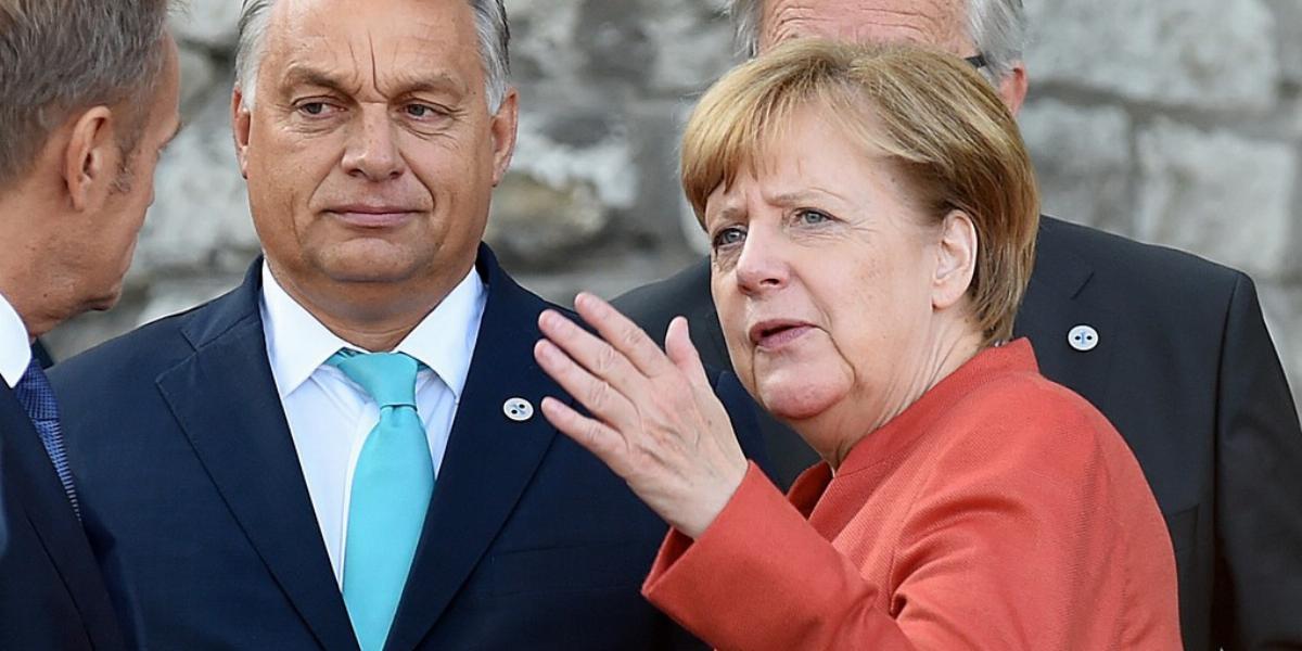 Merkel és Orbán: Irányba fordították