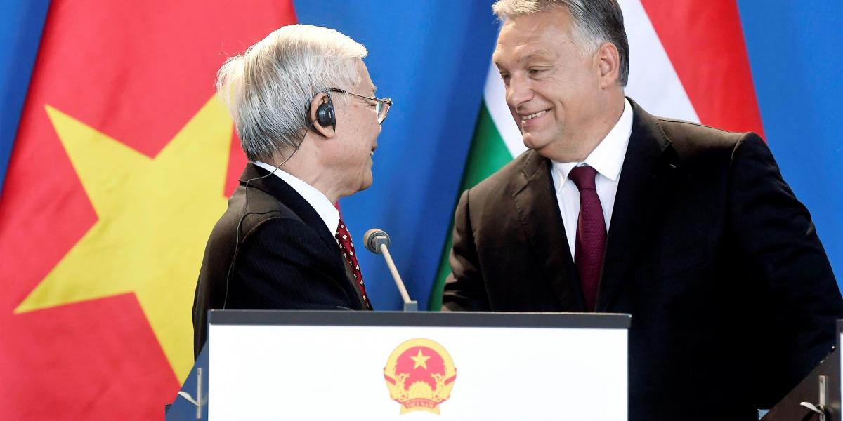 Orbán Viktor Nguyen Phu Tronggal, a Vietnami Kommunista Párt főtitkárával parolázik