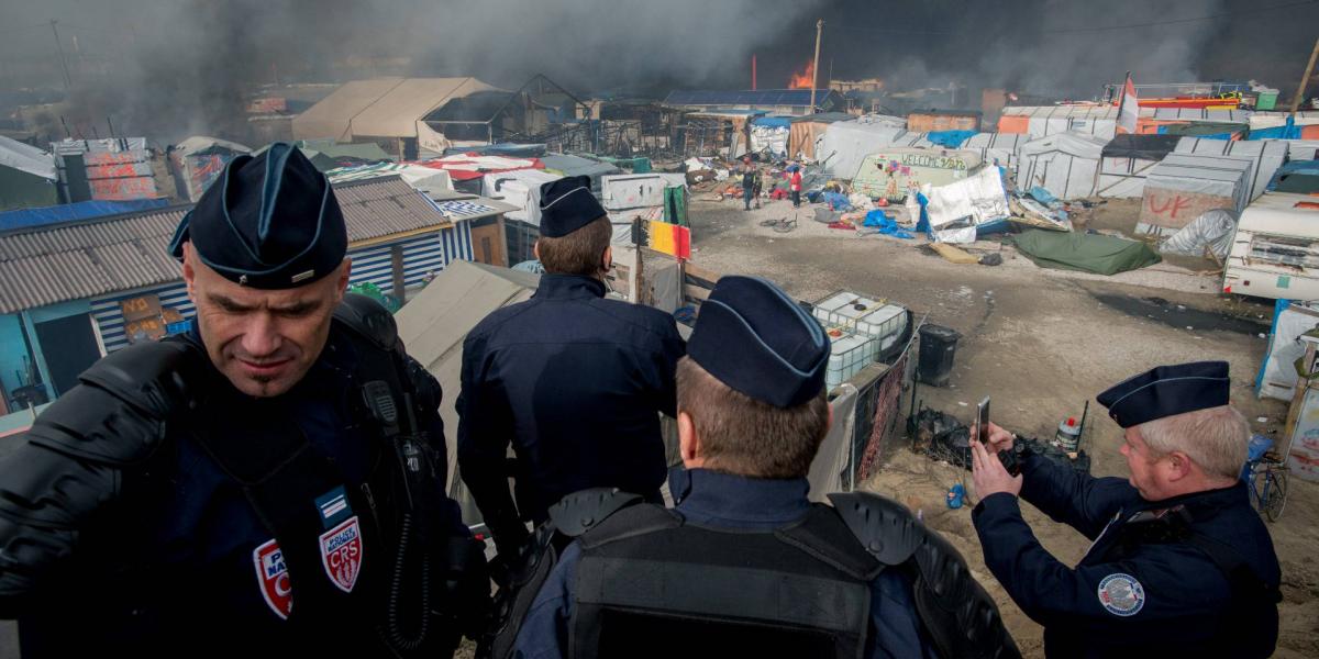 Frontex-határőrök a franciaországi Calais-ben