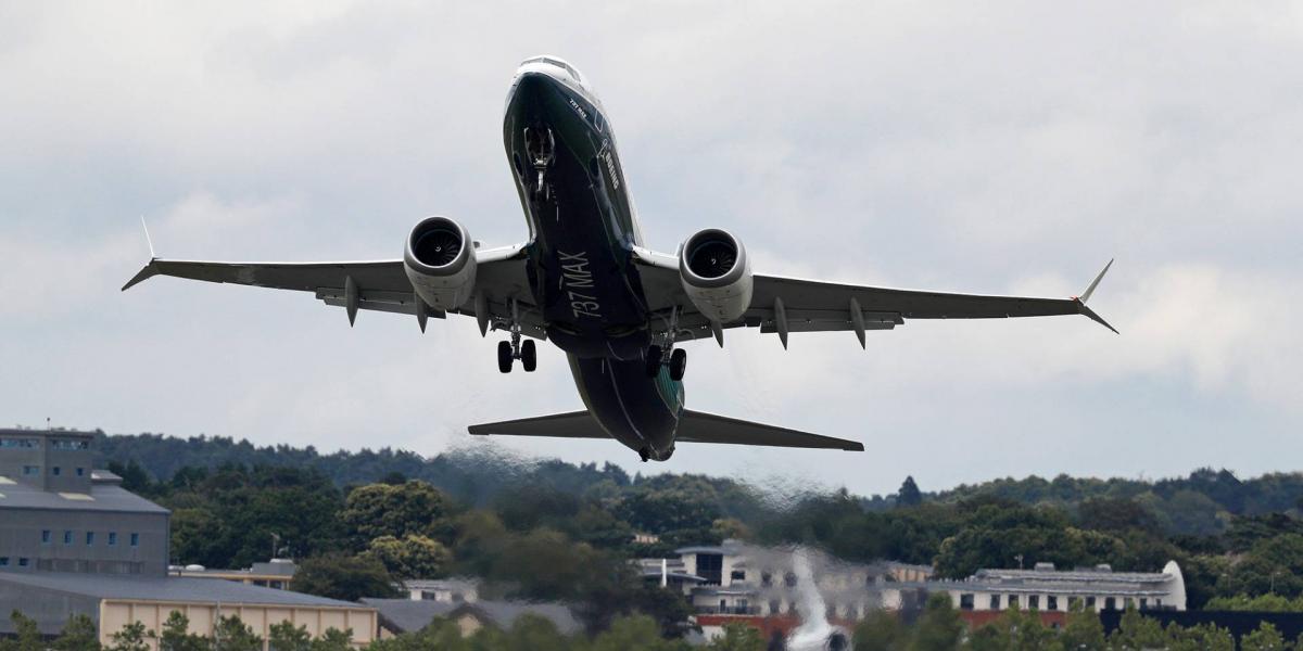 Egy Boeing  737 Max száll fel a 2016-os Farnborough Airshown