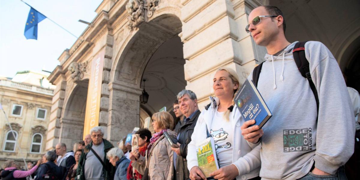 Feltehetoen nyitott kapukat döngettek, a Kilián laktanyába költözés ötletét már elvetették