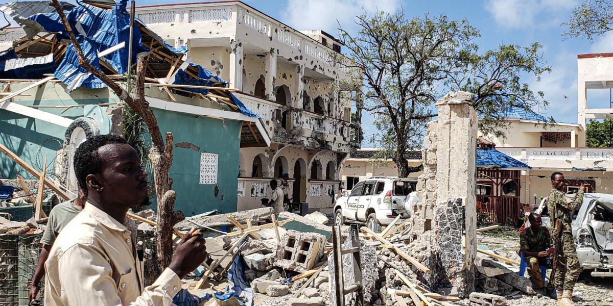 A hotel romjai a 14 órán át tartó tűzharc és mészárlás után