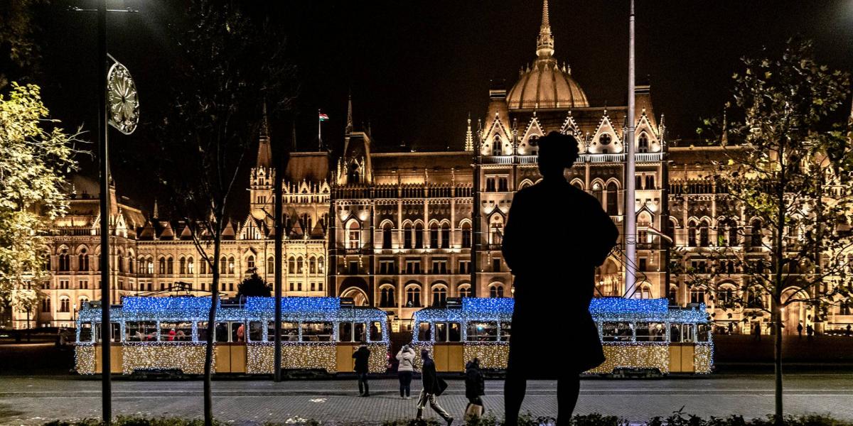 Remek hangulata van a fővárosi fényvillamosnak is