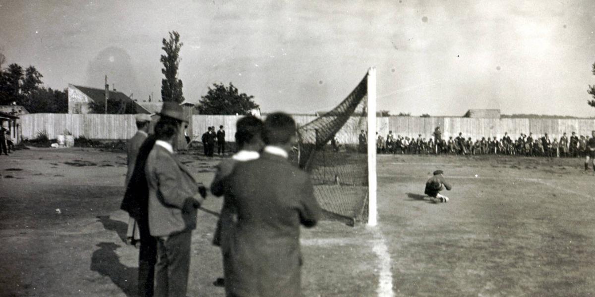 Az elegáns urak a pályán és a pálya szélén is néha idegrohamot kaptak a korabeli beszámolók szerint