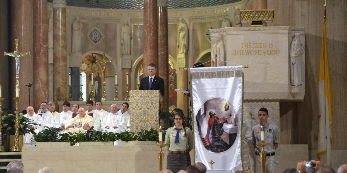 Kövér László az Egyesült Államokban, a Magyarok Nagyasszonya kápolna felszentelése alkalmából tartott misén mond beszédet