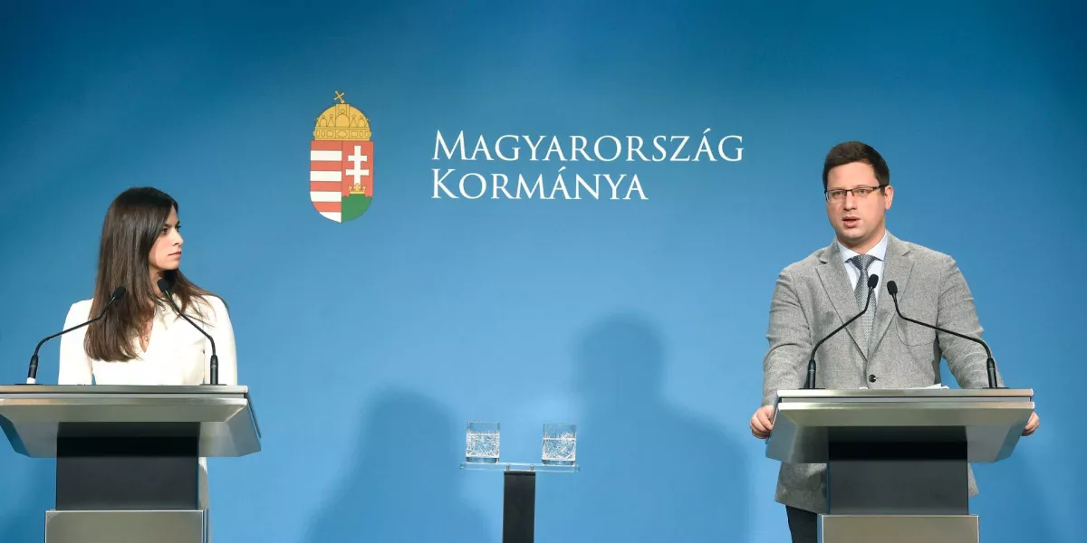 Szentkirályi Alexandra kormányszóvívő és Gulyás Gergely a január 30-i Kormányinfón