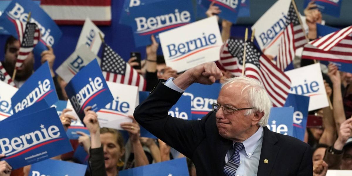 Bernie Sanders az előválasztási győzelem estélyén, New Hampshire-ben, 2020. február 11-én