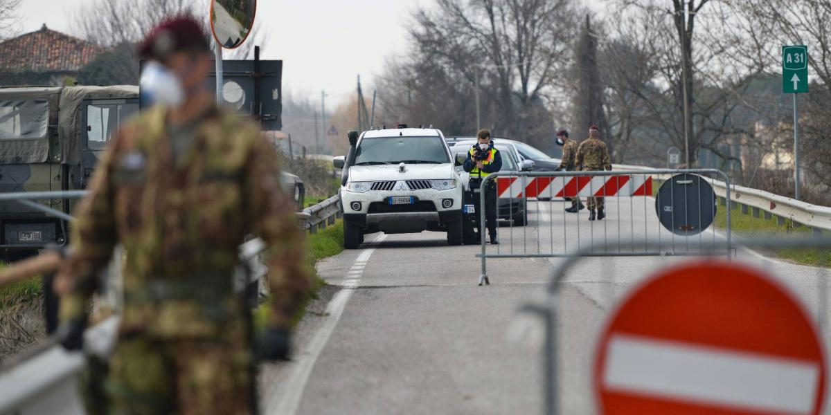 Útlezárás az olaszországi Vo` Euganeo település határában