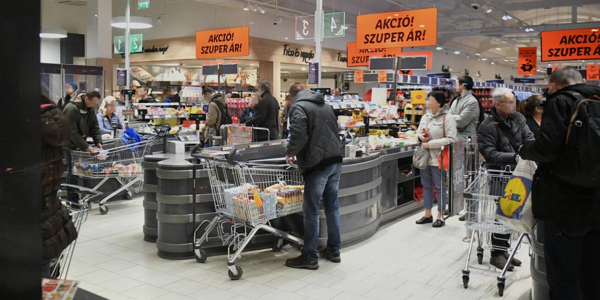 Egy Tesco kasszasora. Képünk illusztráció