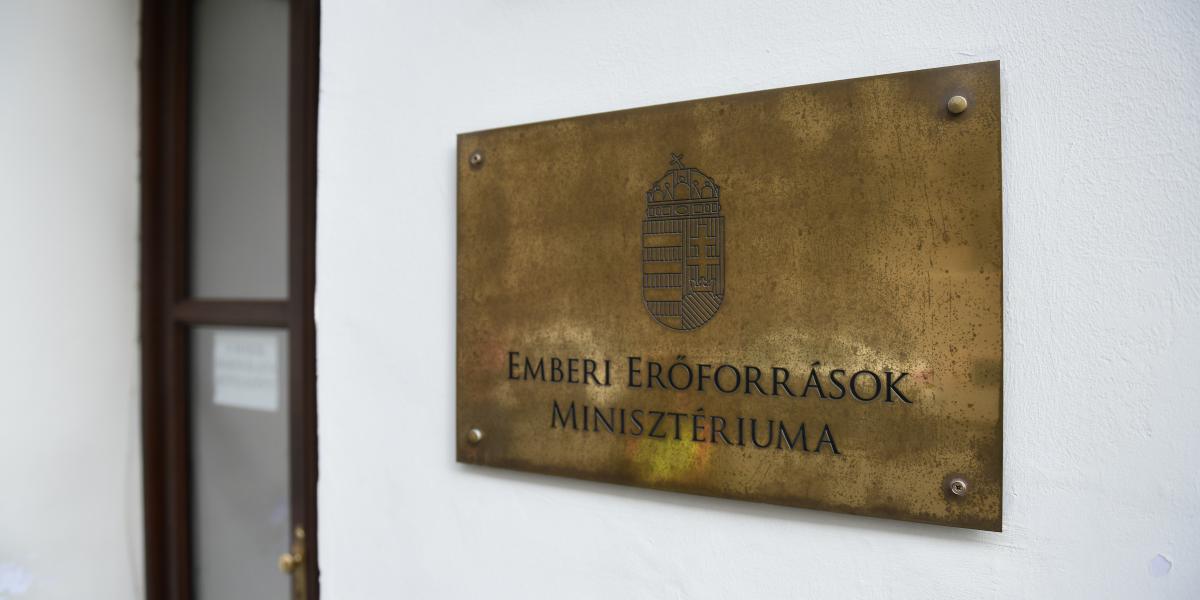 Az egykori tárca tisztviselője volt az elsőrendű vádlott