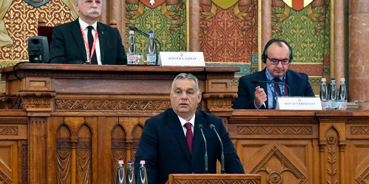 Egy szintre hozzák Orbán Viktor kormányfő fizetését Kövér László házelnökével