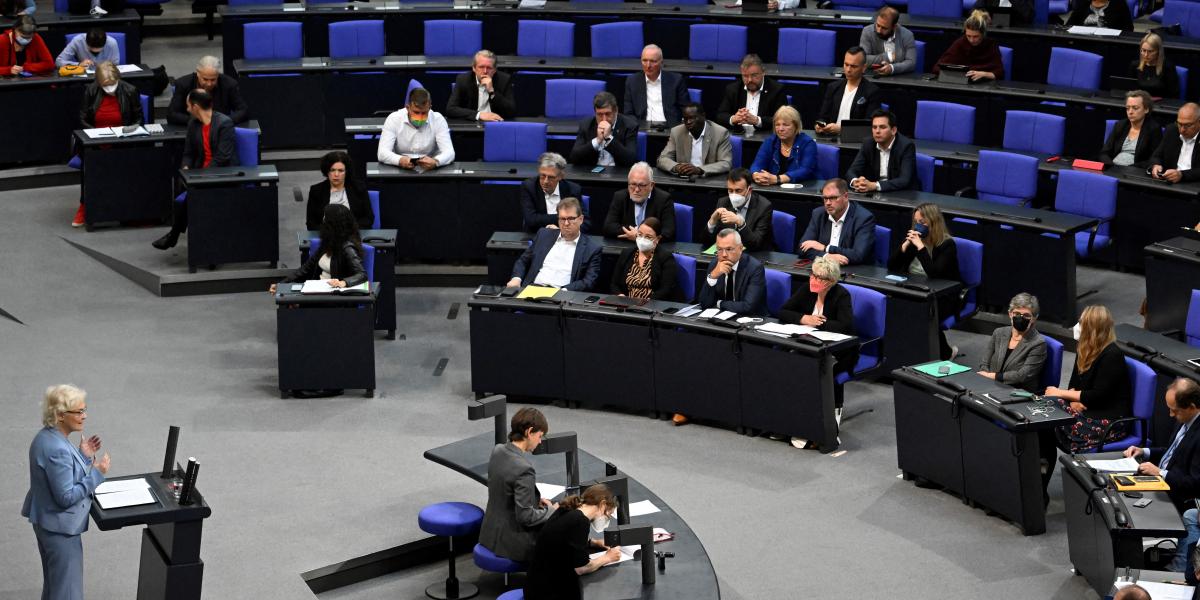 Vlagyimir Putyin kudarcáról beszélt Christine Lambrecht német védelmi miniszter a Bundestag ülésén