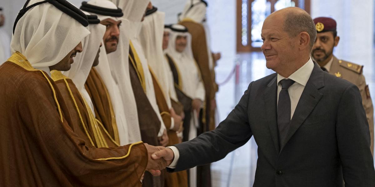 Olaf Scholz szeptember 25-i qatari látogatásán.