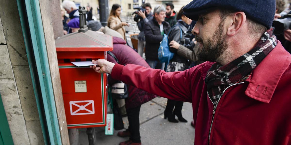 Budán tiltakozó leveleket postáznak a lakók