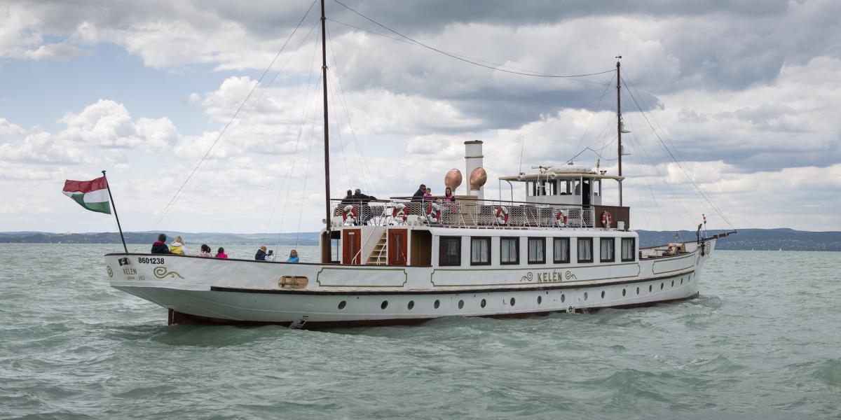 Csak az a hajó futhat ki a kikötőből, amely már eljutott a Balatonra. Új járművek aligha érkeznek az idén a Sió csatornán