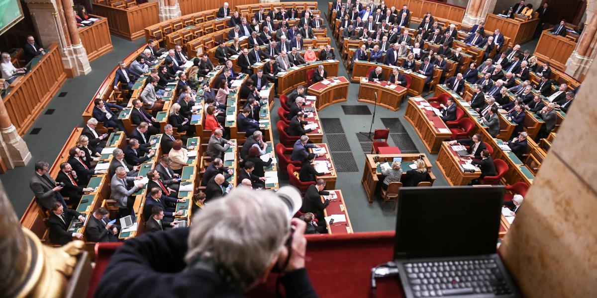 A parlament a finnek esetében már megadta a jóváhagyást, a svédeknél viszont kivár, ahogy Törökország is