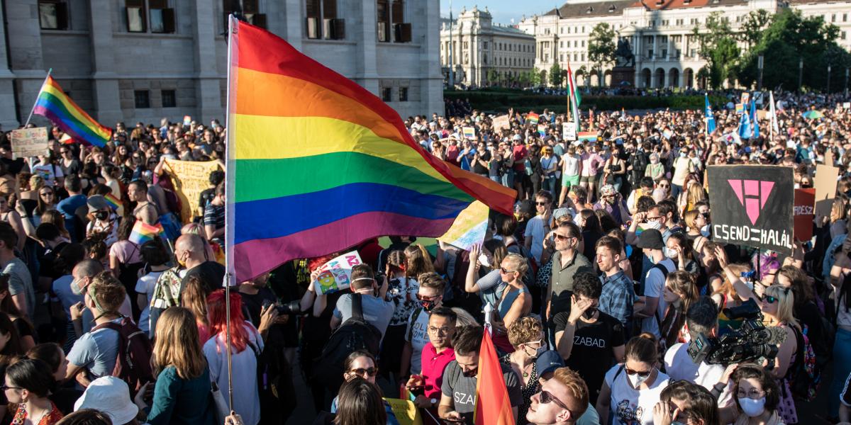 Hiába minden tiltakozás, a kormány nem csökkenti a nyomást a LMBTQ közösségen