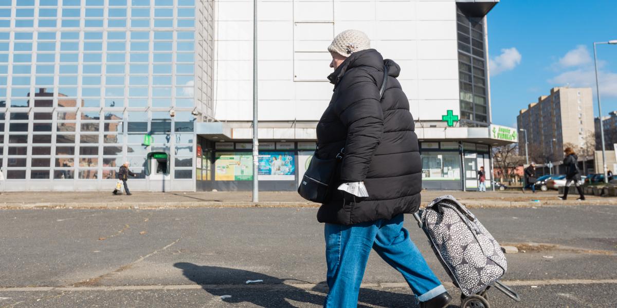 Azért lesz kisebb nyugdíja egy családos nőnek, mert már a munkaerőpiacon hátrányban van egy gyerektelen
nővel vagy egy gyerekes apával szemben