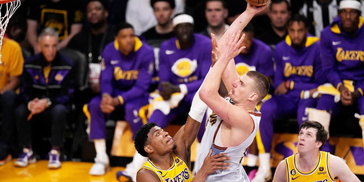 A szerb kosaras vezérletével a Nuggets lesimázta a Lakerst