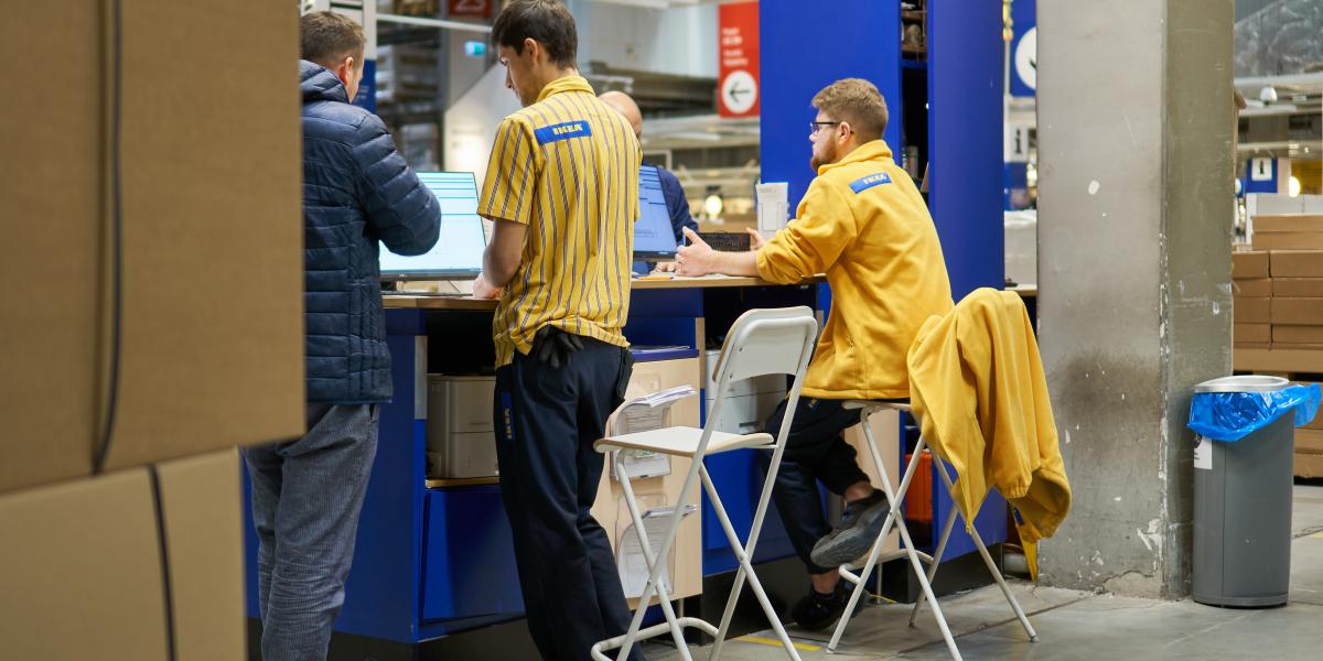 Az IKEA ebben a hónapban bejelentette, hogy 2021 óta 8500 callcenteres munkatársat képeztek át lakberendezési tanácsadóvá