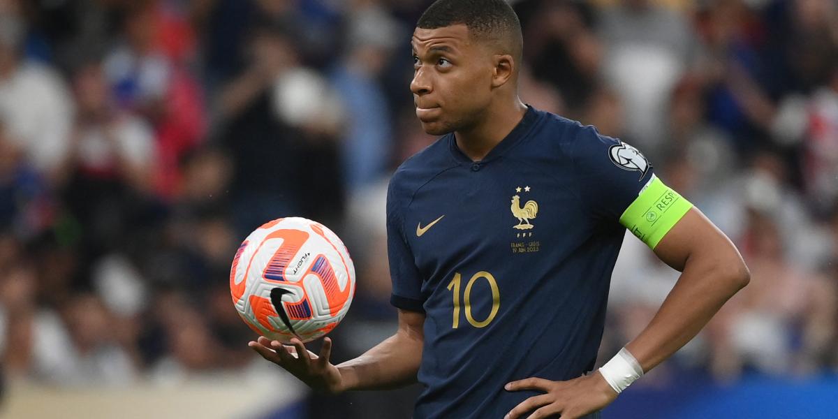 A spanyol Marca szerint Mbappé most már bármikor aláírhat Madridba, a francia Le Parisien viszont azt állítja, egy évig még biztosan marad Párizsban