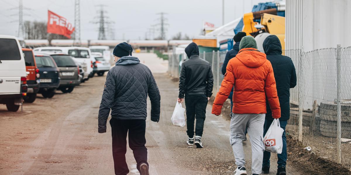 Tiszaújváros határában több hektáron épült fel 2019-ben az a konténerváros, ahol olykor háromezer vendégmunkás is élt