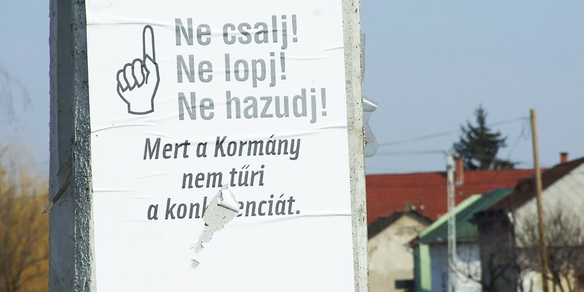 Ahol a közvagyon magánvagyonba megy át, de fordítva nem, ott nem feudalizmusról beszélünk, hanem olyan poszthistorikus struktúráról, amelynek lényege a lopás