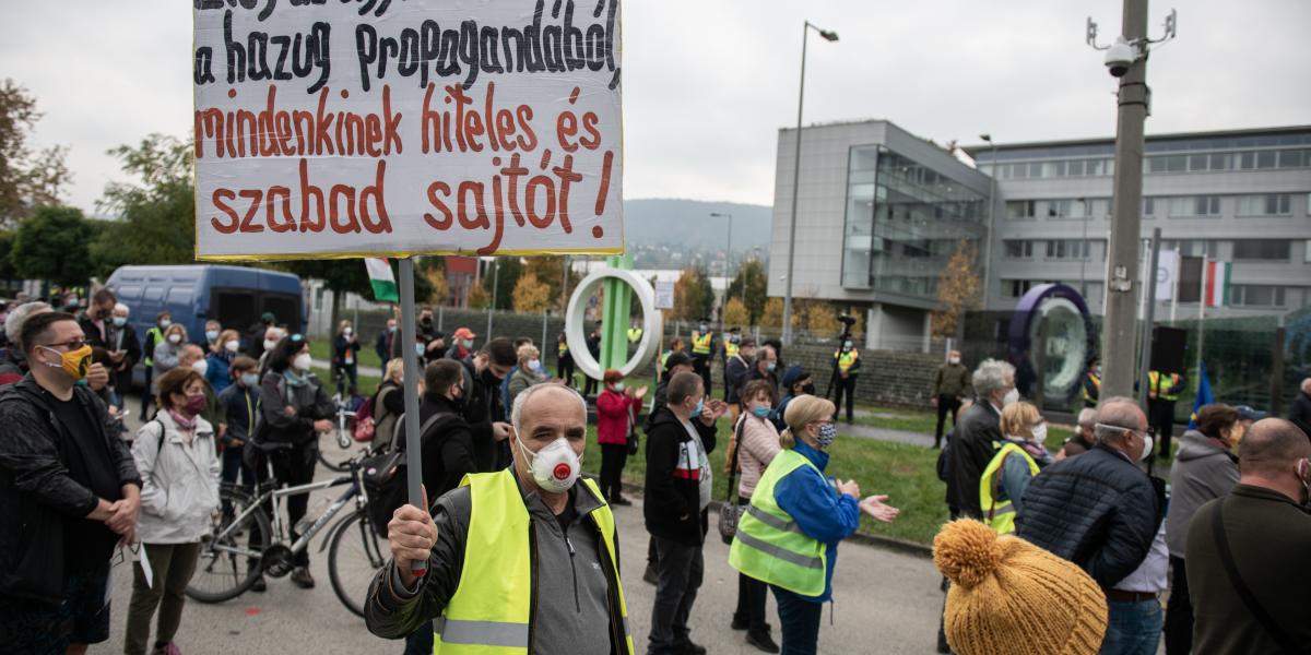 A magyarok bíznak a legkevésbé az állami hírszolgáltatásban