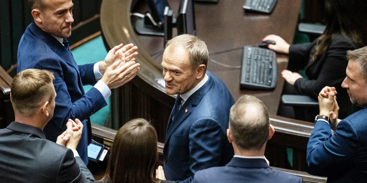 Donald Tusk kijelentette: az új koalíció együttműködésre törekszik Brüsszellel, de a lengyel nemzeti érdekek vezetik