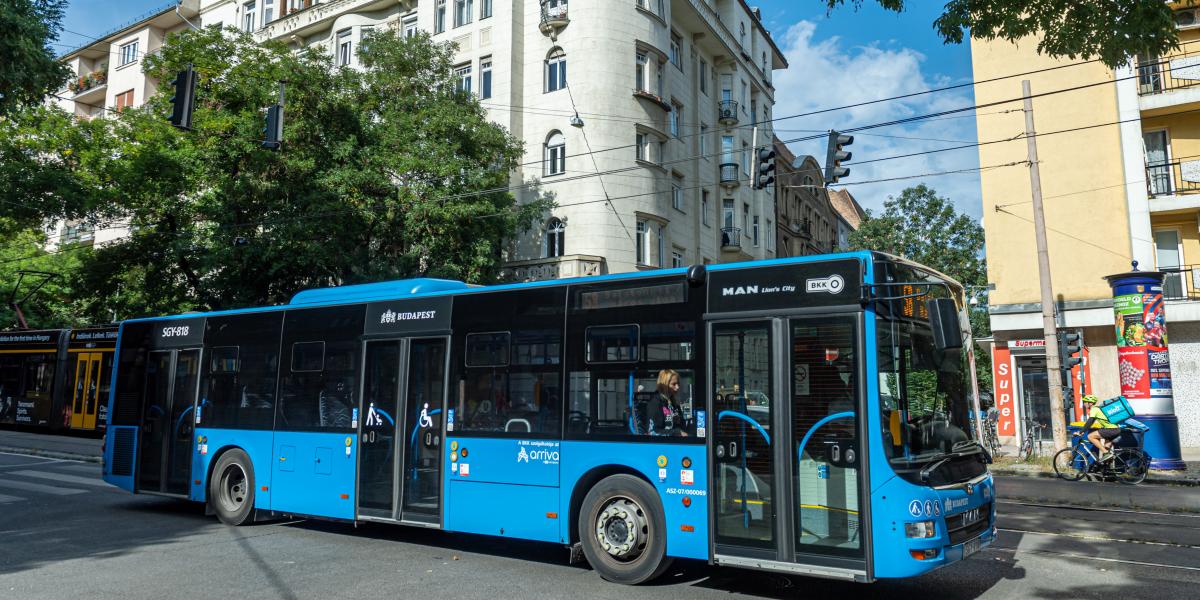 43 buszjáratot érint a ritkítás. Ahol szükséges, ott beavatkoznak