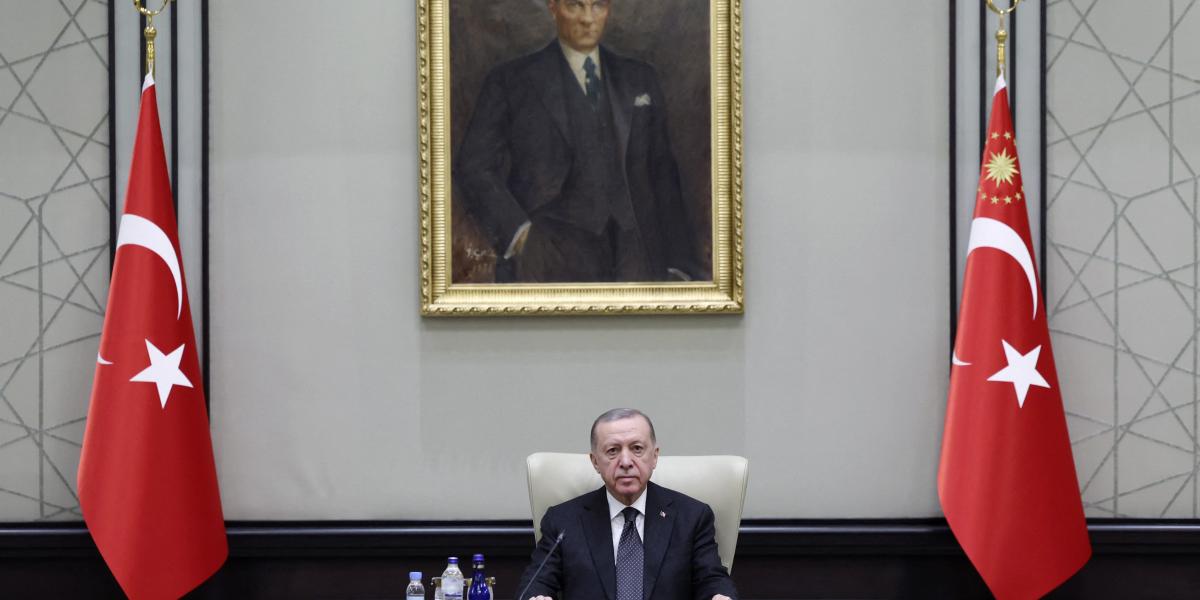 Recep Tayyip Erdogan nem várt Orbán Viktorra, aláírt