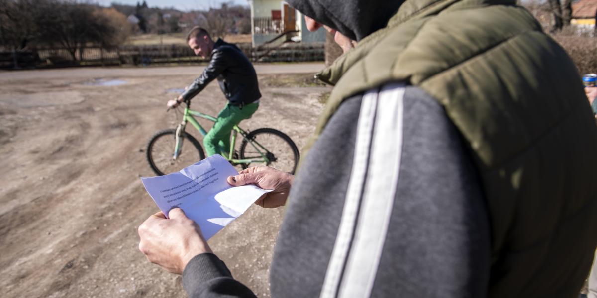 Volt, aki azzal hárított: nem jó a szeme, és amúgy is utál olvasni