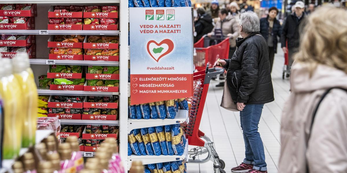 Az élelmiszer­ár-stop hatósági ellenőrzése „teljesen mértéket vesztett” – panaszkodott egy kereskedelmi lánc vezetője