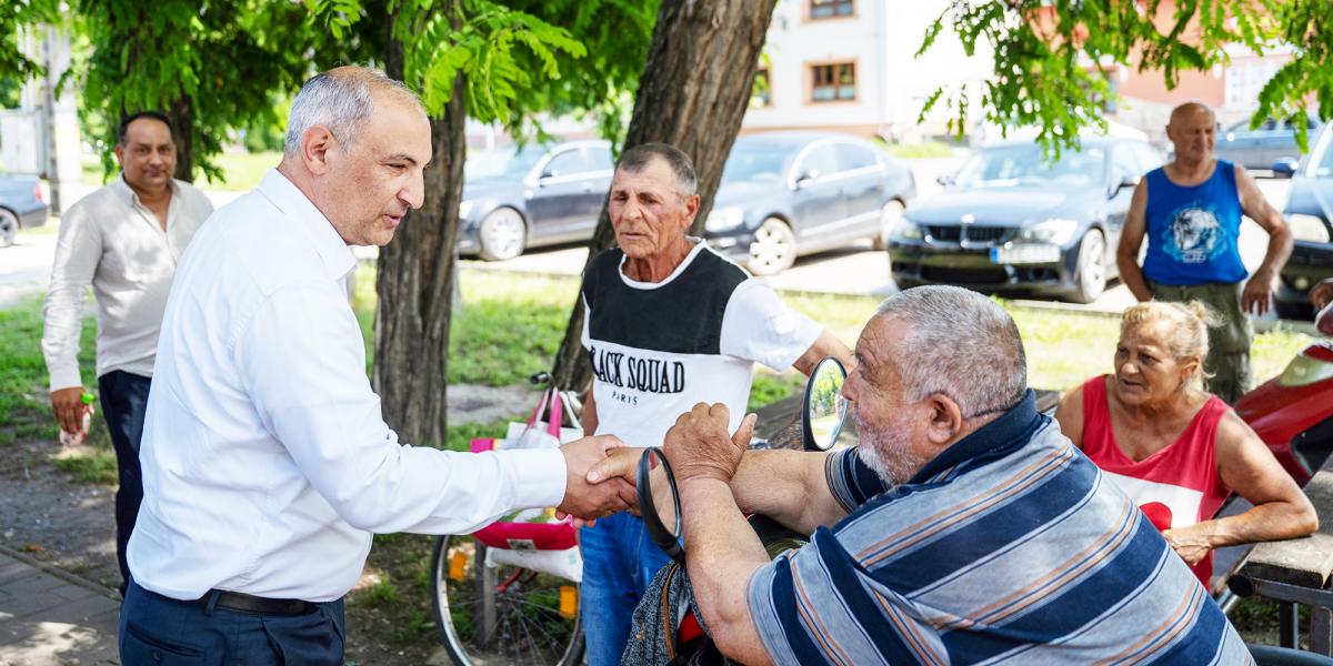 Sztojka Attila romaügyi kormánybiztosként ígért, kért, és ha kellett, fenyegetett, hogy emberei átvehessék a roma önkormányzat irányítását