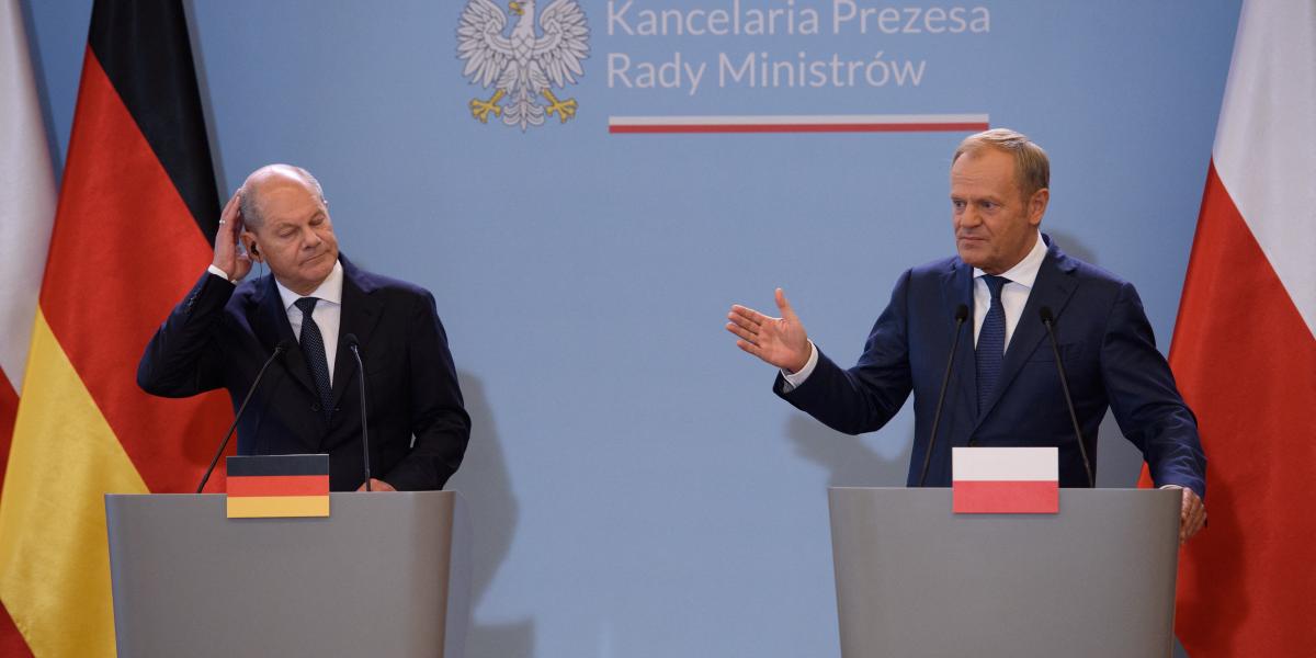 Olaf Scholz német kancellár és Donald Tusk lengyel miniszterelnök július 2-án Varsóban