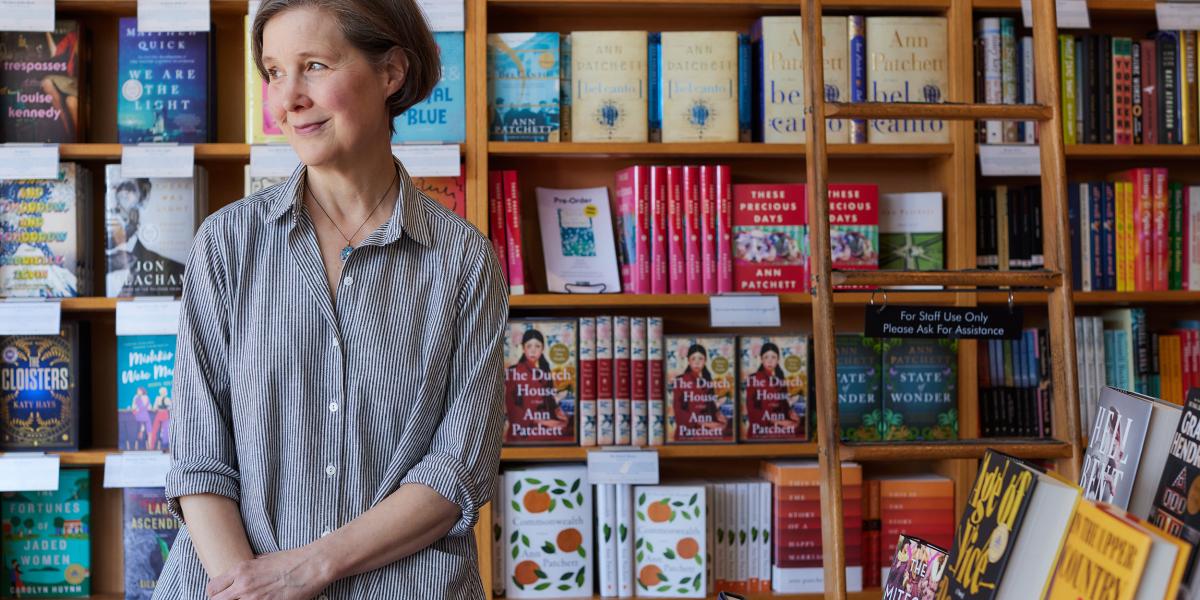 Ann Patchett érdekes író; nincs jelen személyesen a közösségi médiában, mégis az egyik legnépszerűbb kortárs szerző az Egyesült Államokban