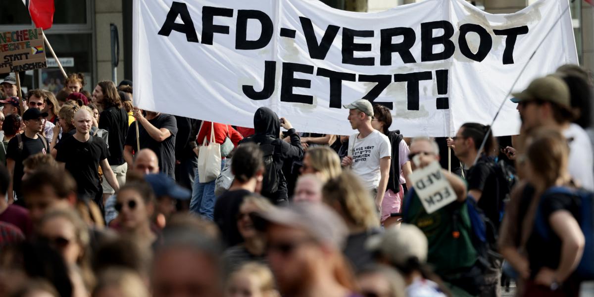 A szélsőjobb AfD ellen tiltakoztak több szászországi és türingiai városban