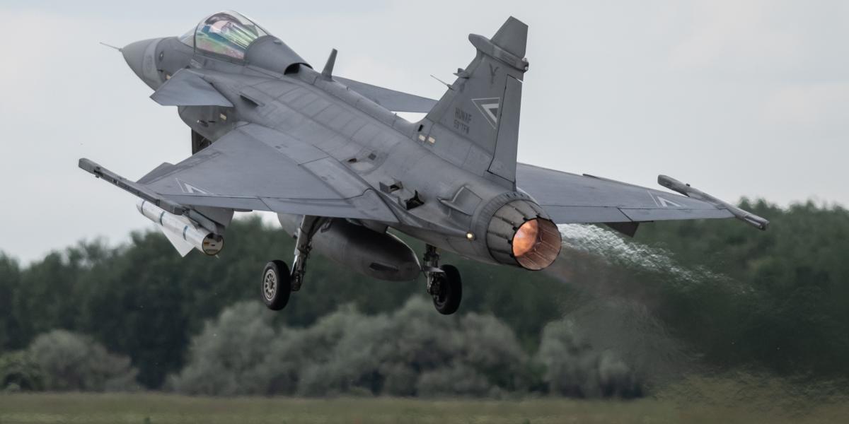 Képünk illusztráció, felszálló Gripen 2021. június 1-én az MH 59. Szentgyörgyi Dezső Repülőbázison