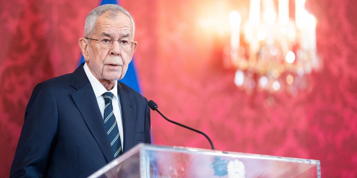  Alexander Van der Bellen elnök visszadobta a labdát a politikai pártoknak