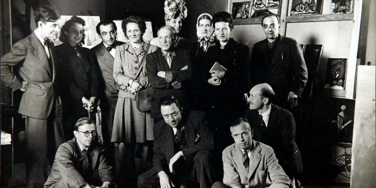 Brassaï, azaz
Halász Gyula
Picasso lakásán
készült fotója,
amelyen a híres
festő darabjának
előadásában
közreműködők
szerepelnek
Jacques Lacantól
Albert Camus-ig
(a pontos névsor
a cikkben olvasható)