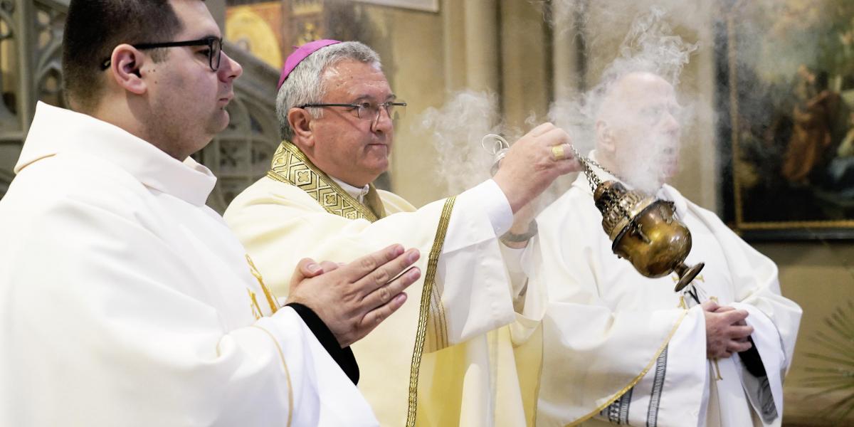 Illusztráció: Veres András győri megyéspüspök, a Magyar Katolikus Püspöki Konferencia elnöke szentmisét celebrál 