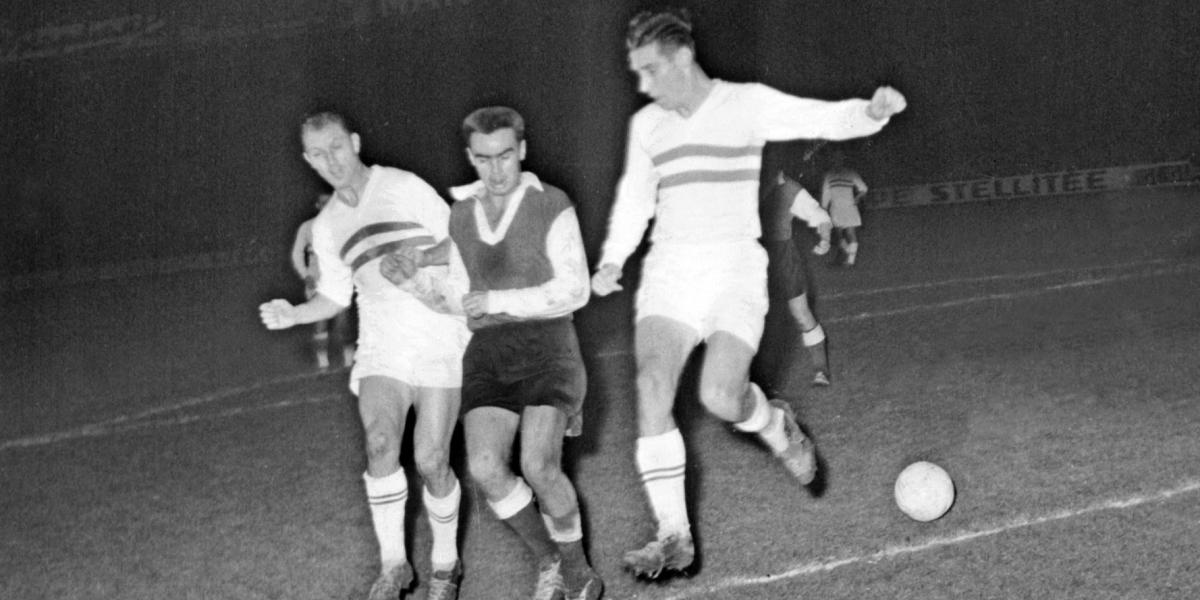 A Reims és a Vörös Lobogó 1955. december 14-i BEK-mérkőzését a párizsi Parc des Princes-ben rendezték (képünkön), az akkori MTK 4:2-e kikapott a francia csapattól