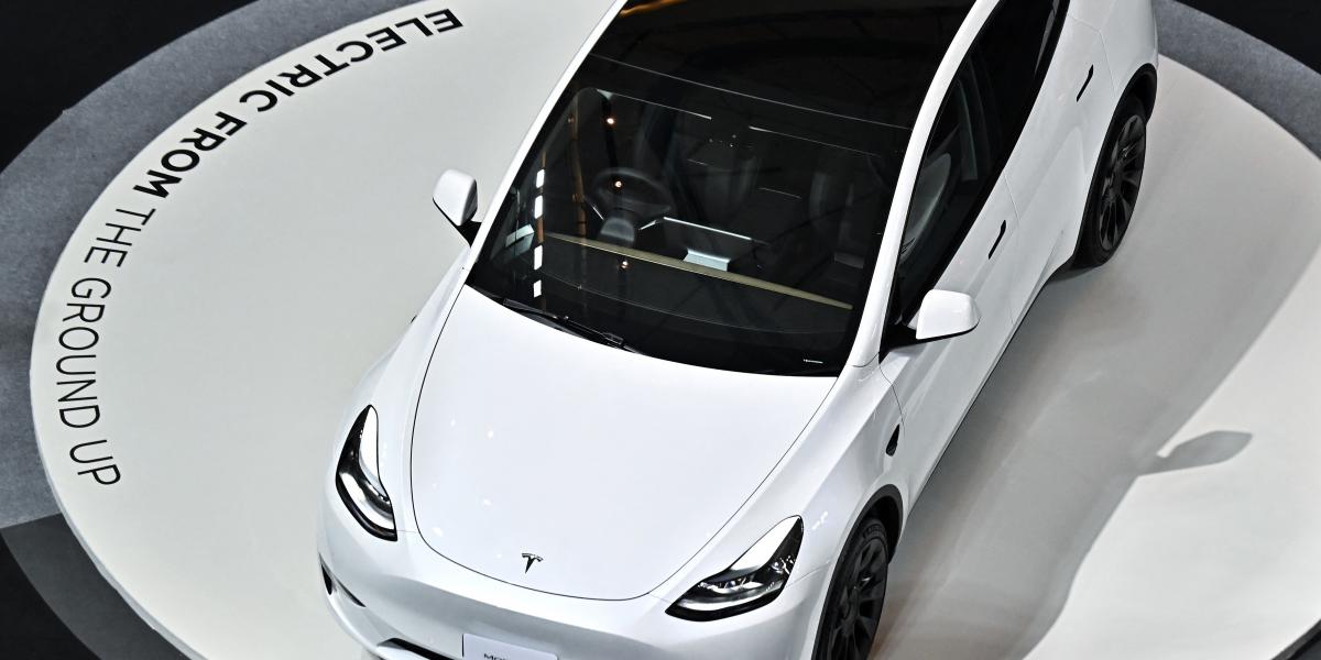 Tesla Model Y. A legolcsóbb verzió 17, 8 millió forint