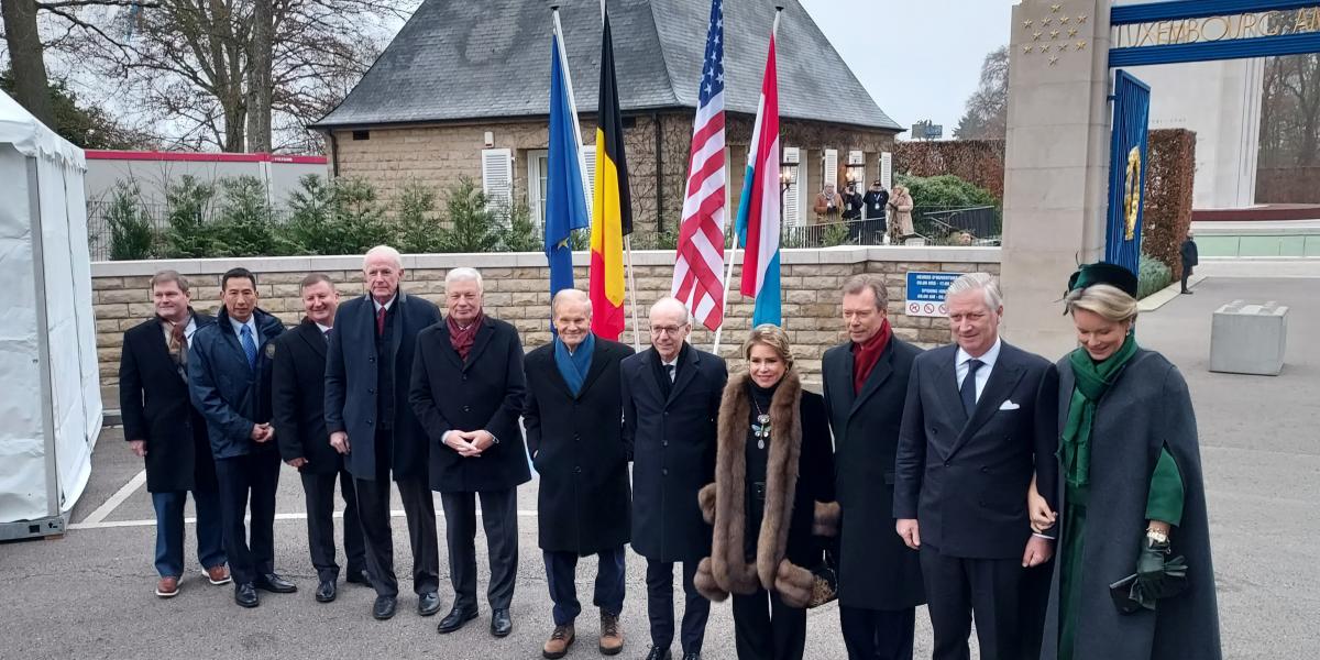 Több neves személyiség vett részt az eseményen, a jobb szélen Matild belga királyné, mellette Fülöp belga király, valamint Mária Terézia luxemburgi nagyhercegné