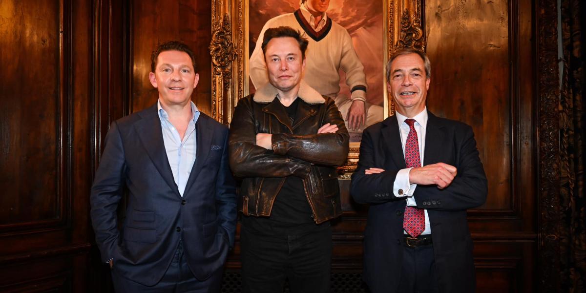  Elon Musk és Nigel Farage egyre gyakrabban mutatkozik együtt. Musk anyagilag is támogatná a Brexit szellemi atyjának pártját