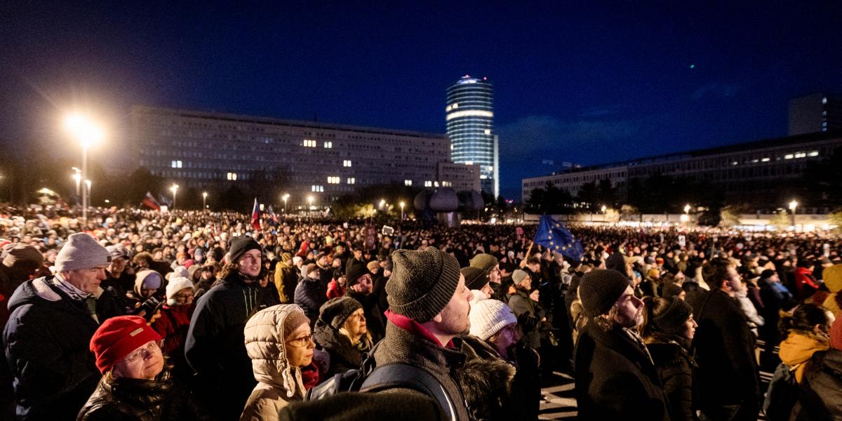 Tüntetést tartottak a pozsonyi Szabadság téren 2025. január 10-én